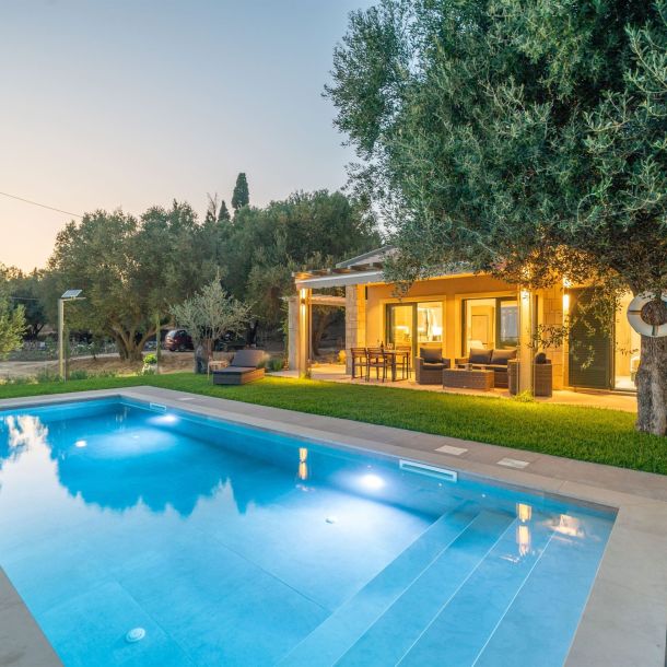 Pool - Exterior